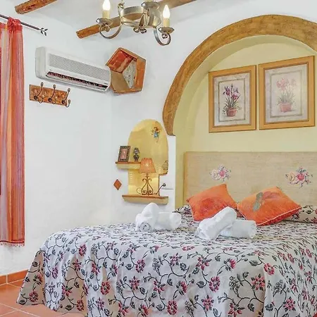 Mit Privatpool Fuer 2 Personen Ca 90 Qm In Nerja, Andalusien Costa Del Sol בית נופש
